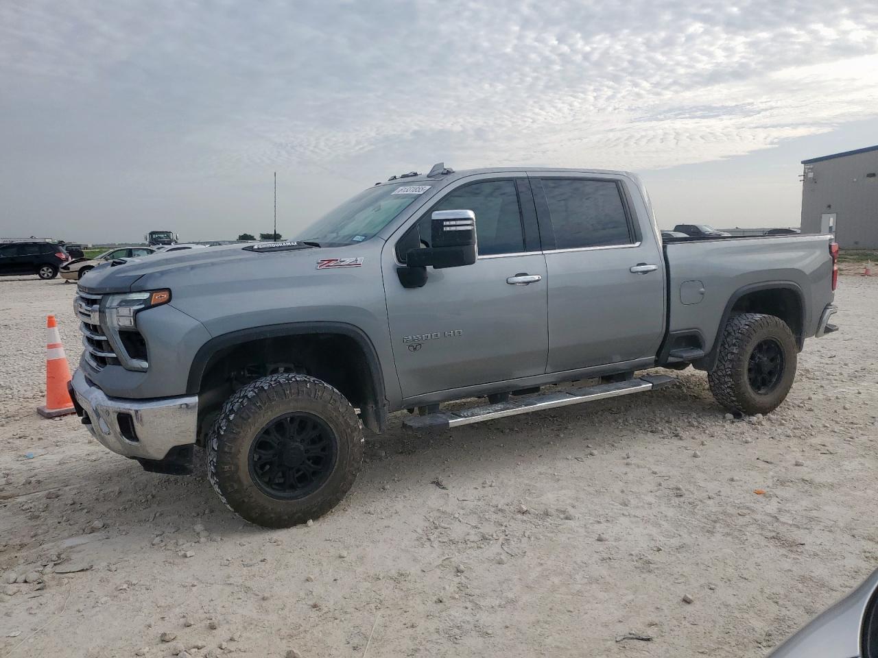 CHEVROLET SILVERADO 2024