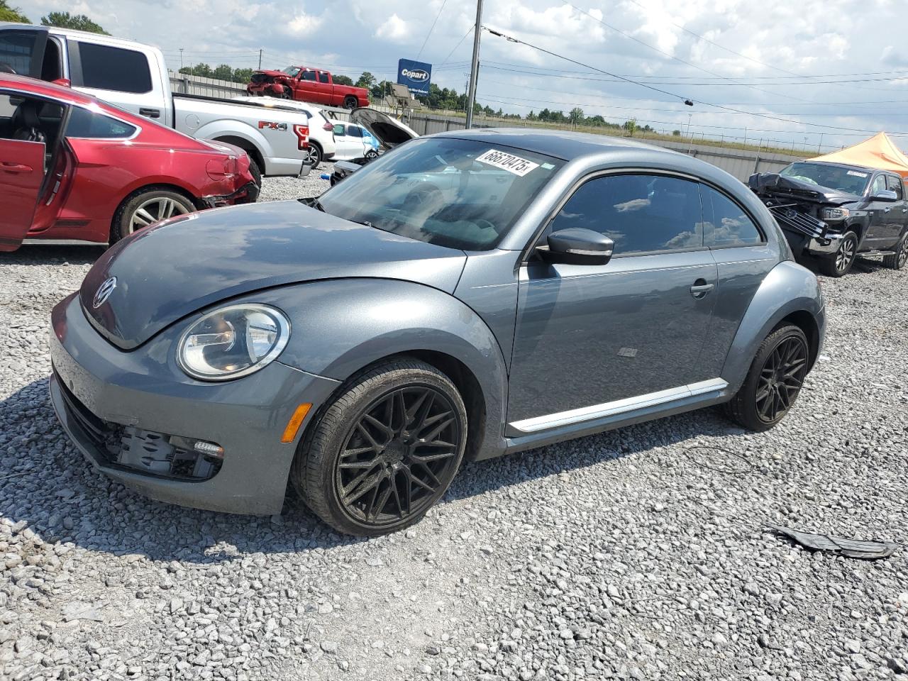 VOLKSWAGEN BEETLE 2013