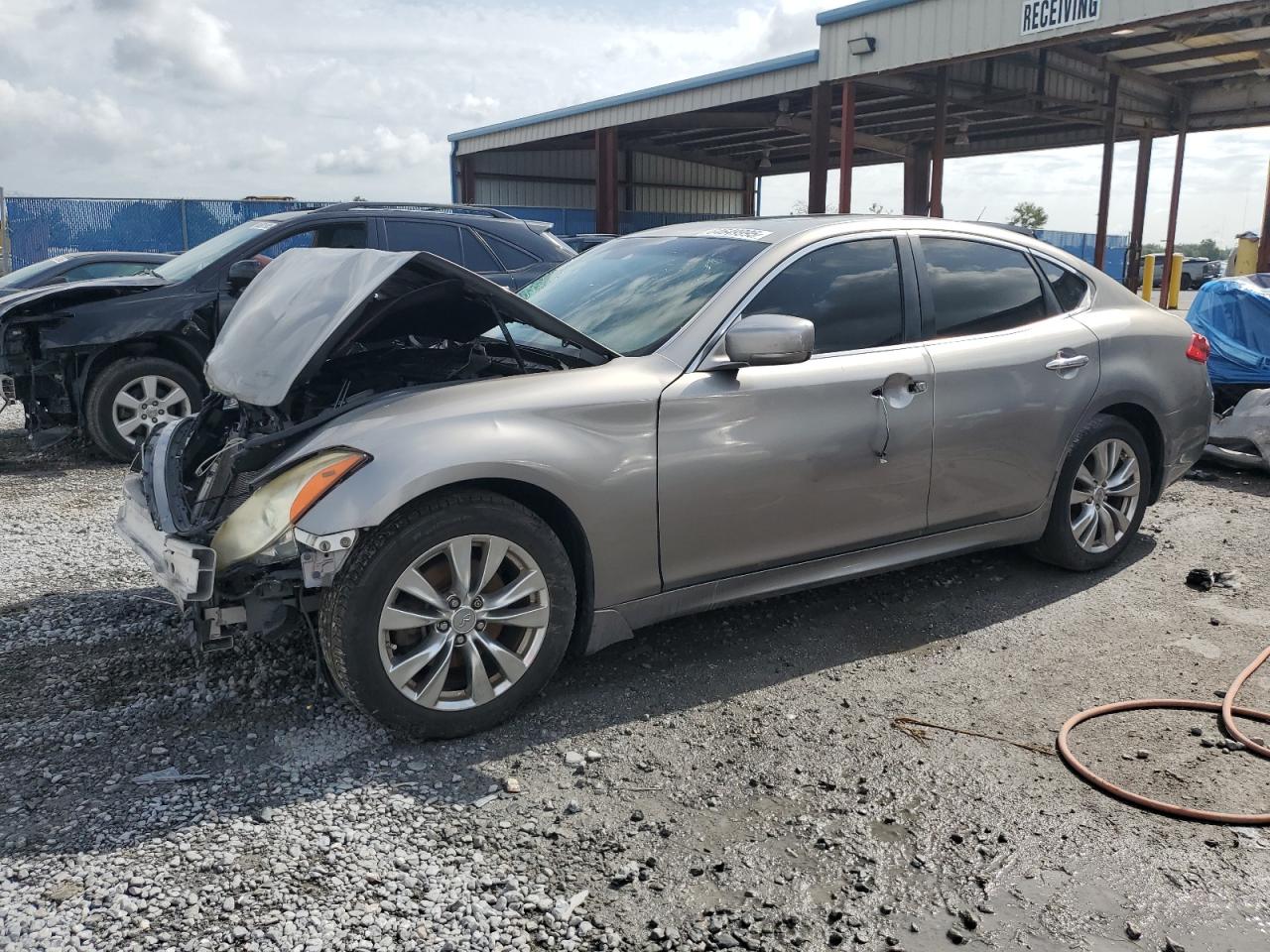 INFINITI M37 2013