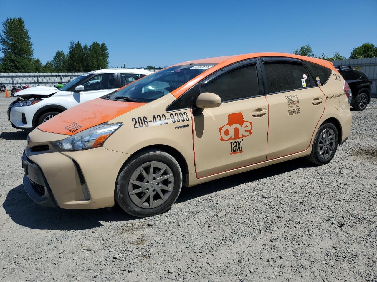 TOYOTA PRIUS V 2015