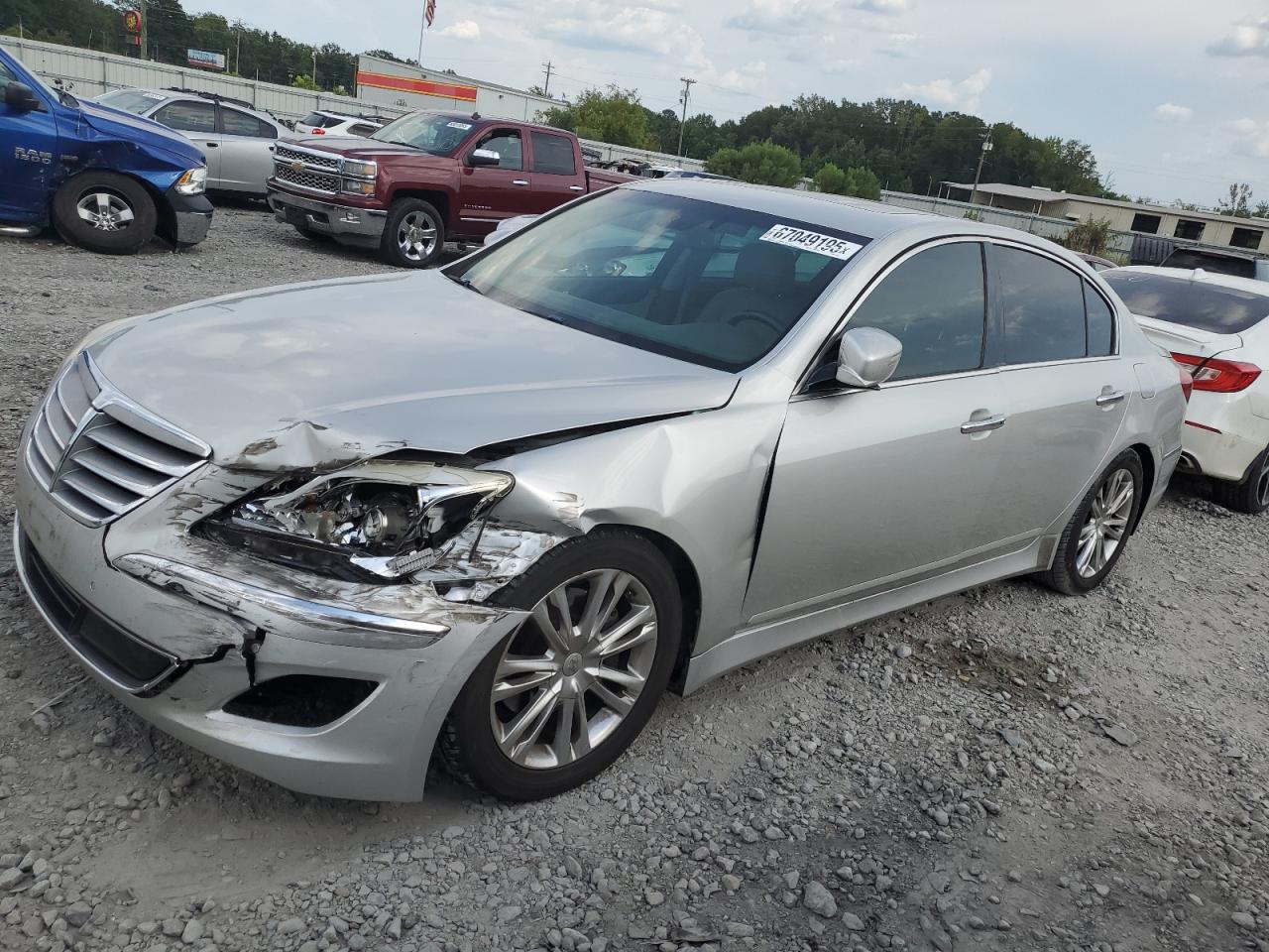 HYUNDAI GENESIS 3. 2012