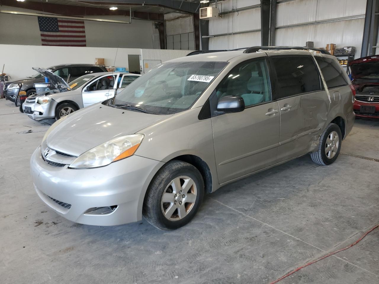 TOYOTA SIENNA CE 2008