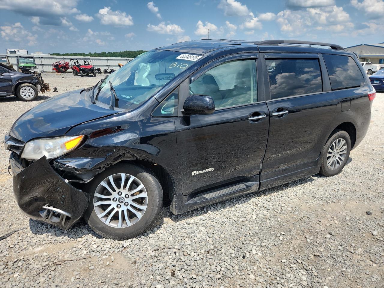 TOYOTA SIENNA XLE 2020