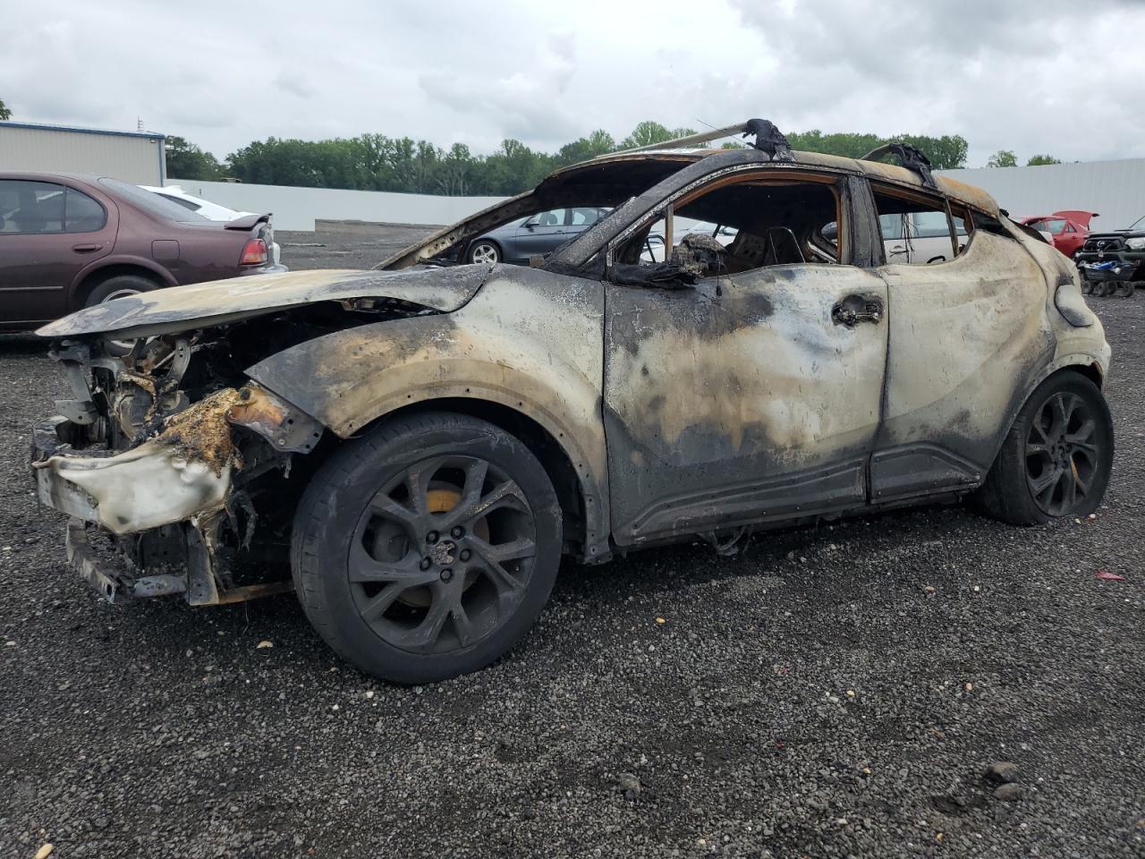 TOYOTA C-HR XLE 2019