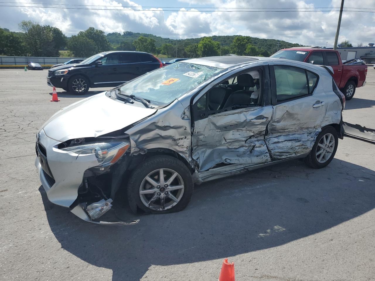 TOYOTA PRIUS C 2015