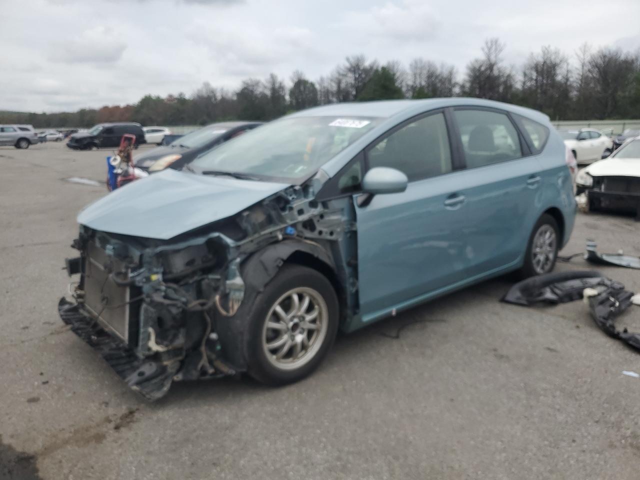 TOYOTA PRIUS V 2015