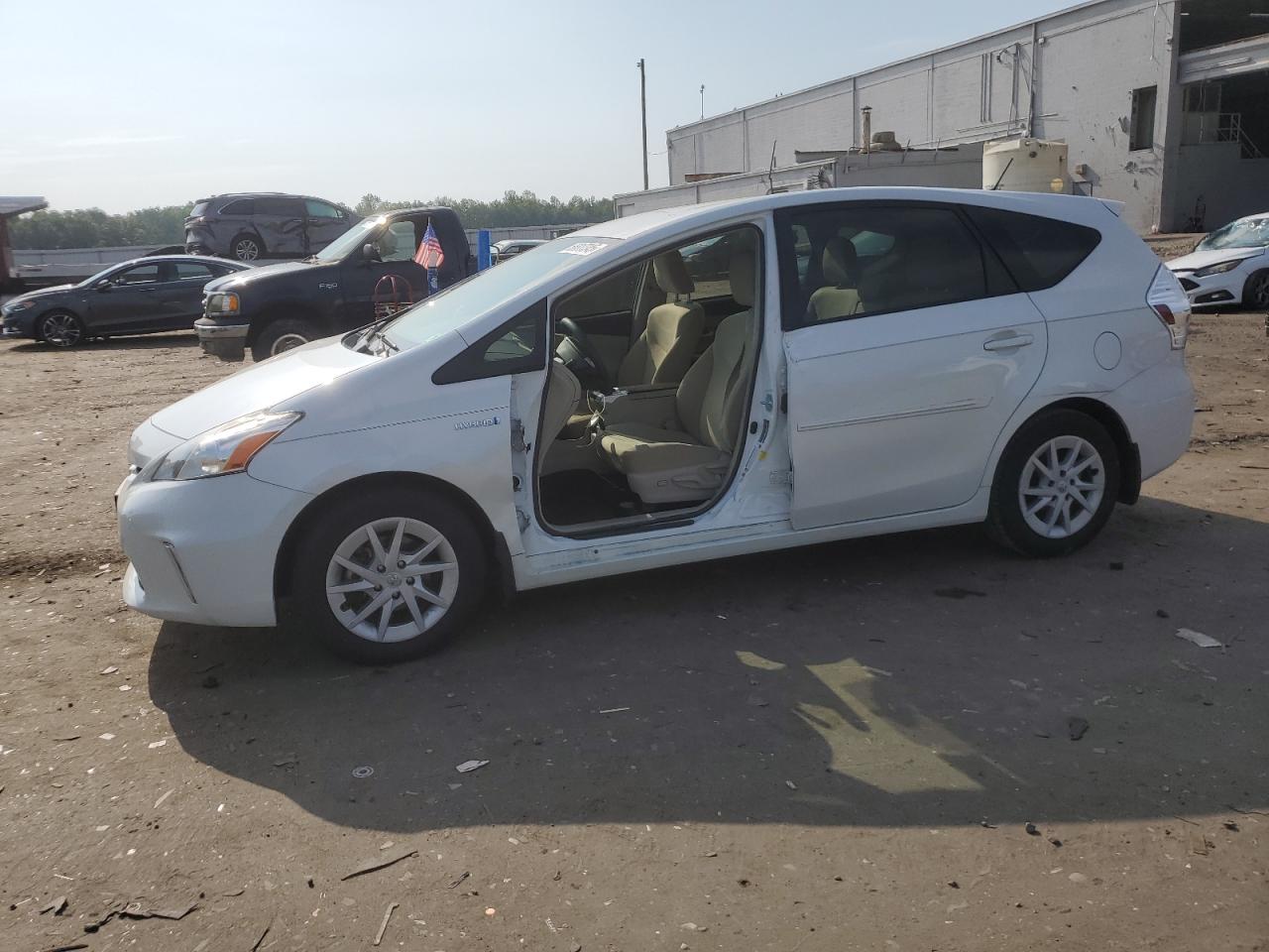 TOYOTA PRIUS V 2012