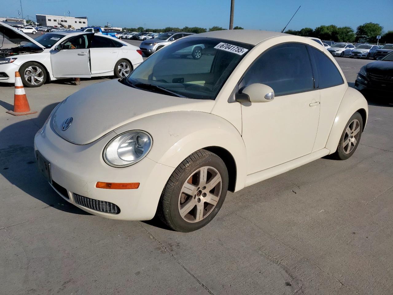 VOLKSWAGEN NEW BEETLE 2006