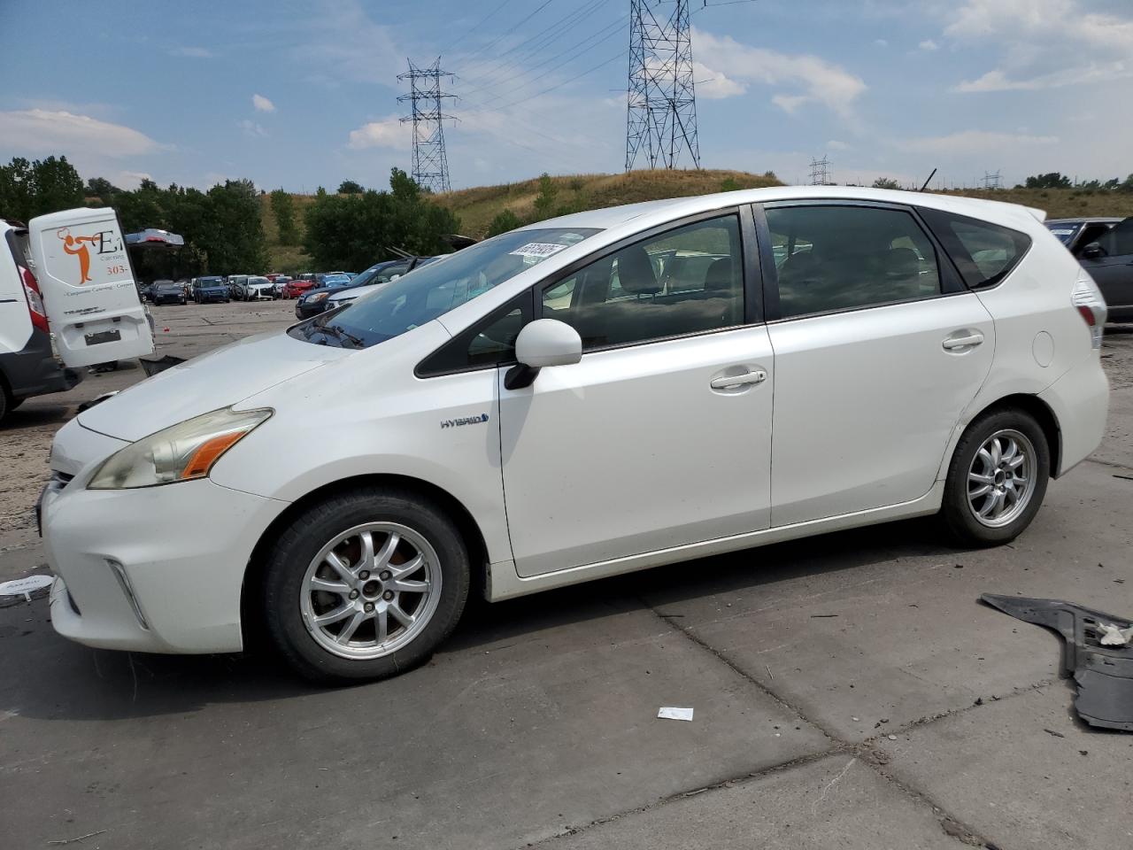 TOYOTA PRIUS V 2012