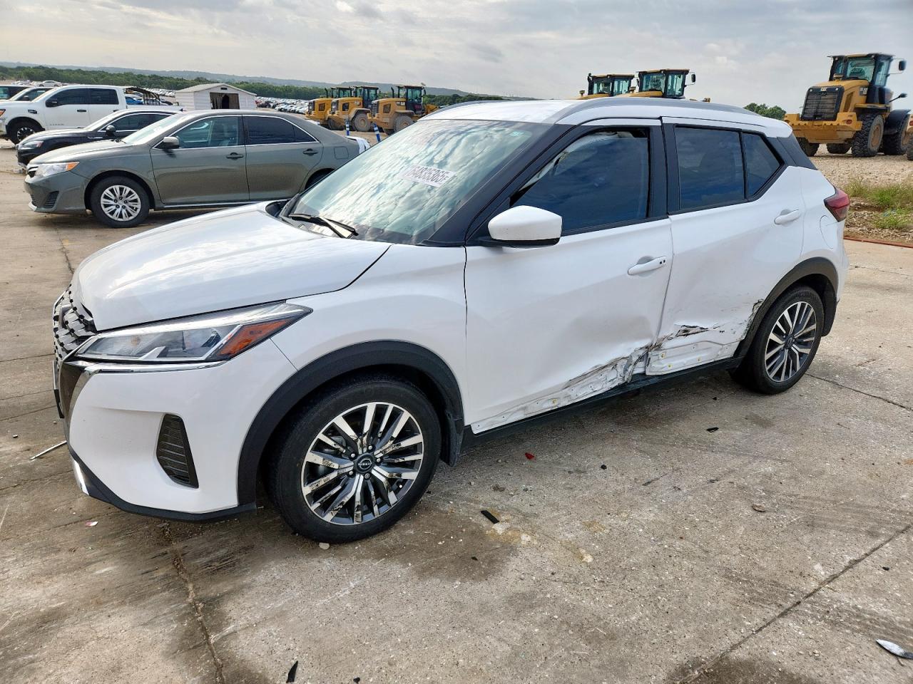 NISSAN KICKS SV 2023