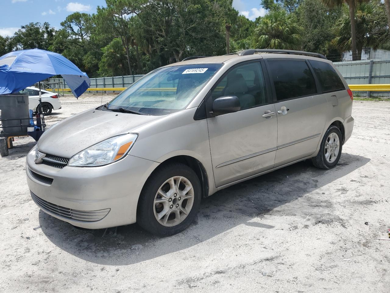 TOYOTA SIENNA CE 2004