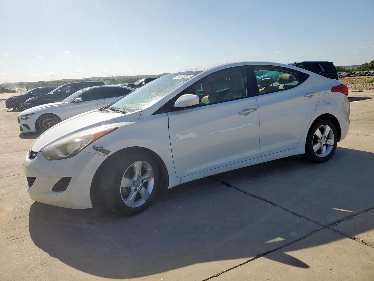 HYUNDAI ELANTRA GL 2013