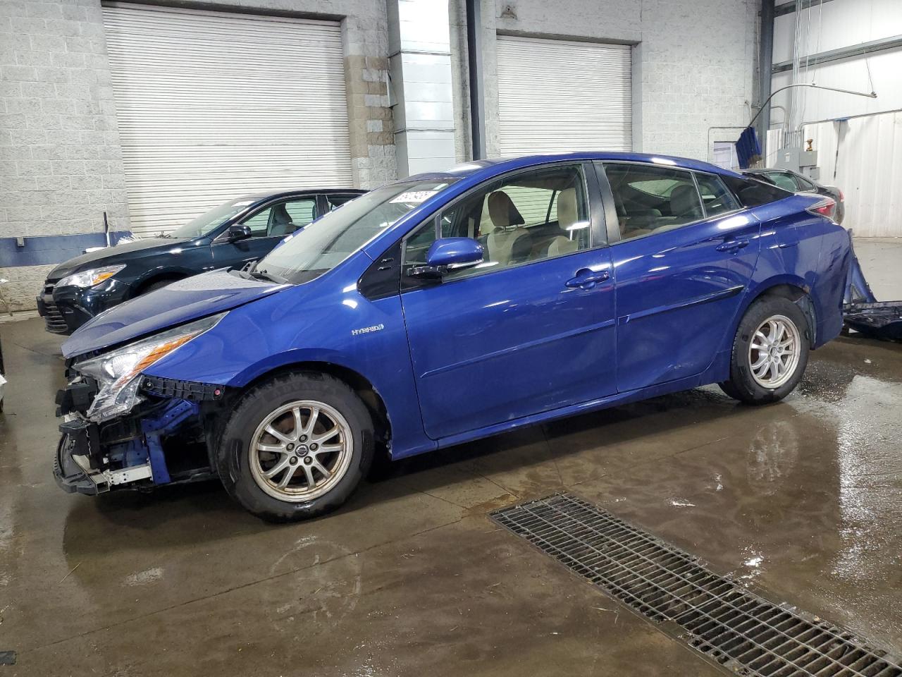 TOYOTA PRIUS 2016