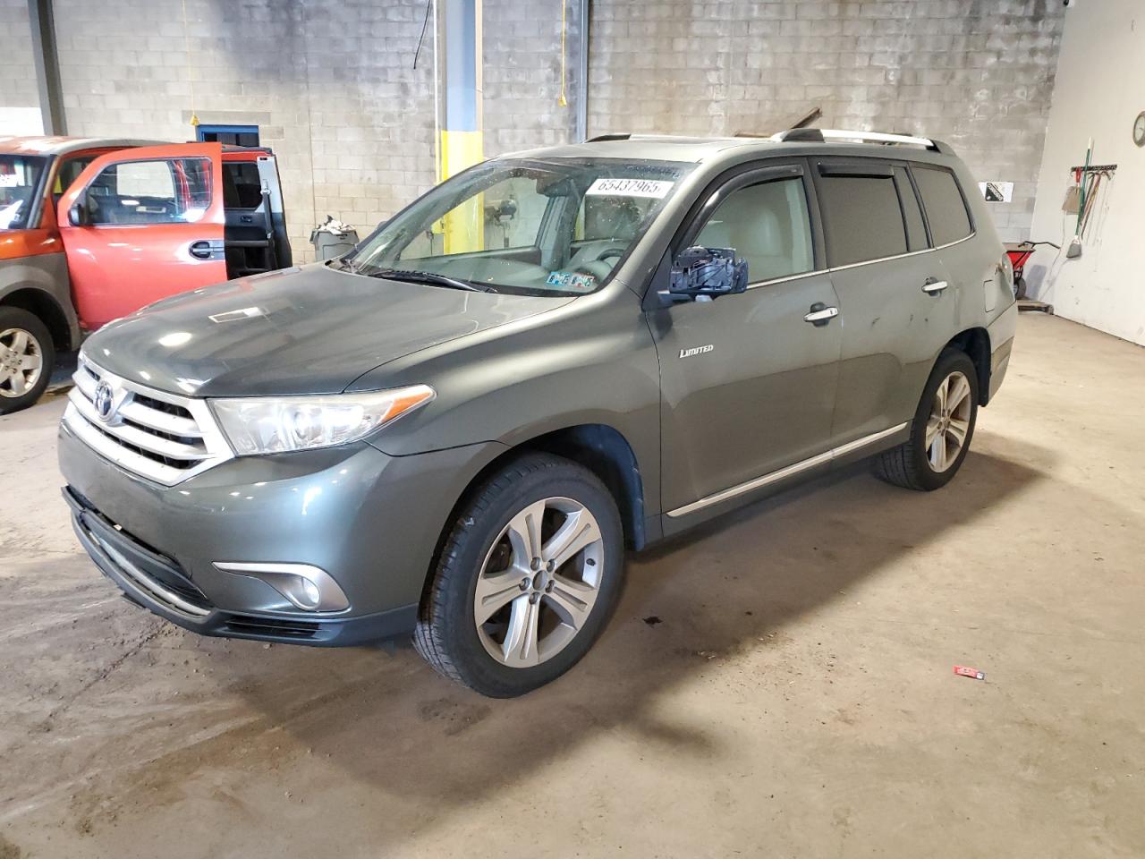 TOYOTA HIGHLANDER 2013