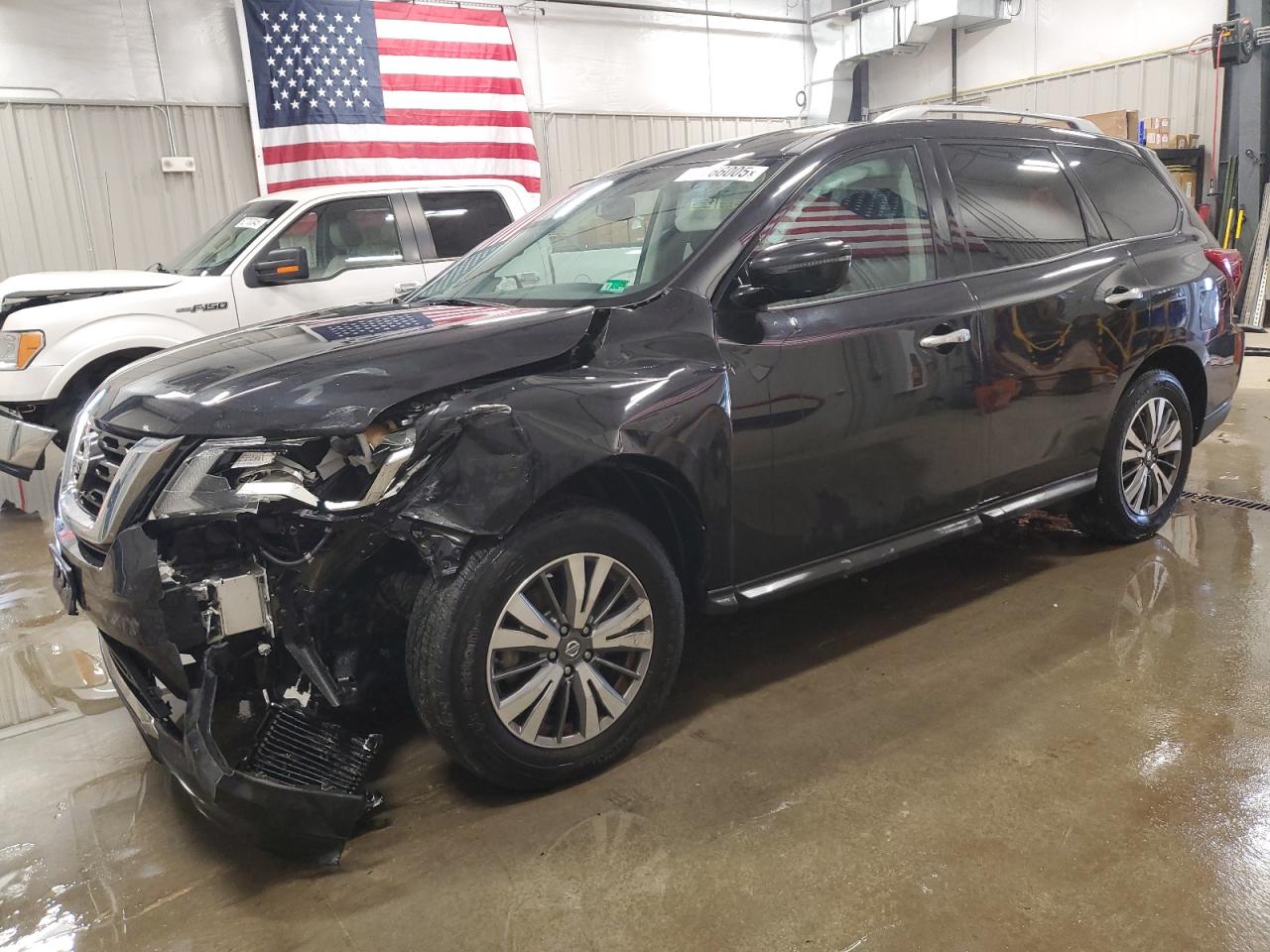 NISSAN PATHFINDER 2017