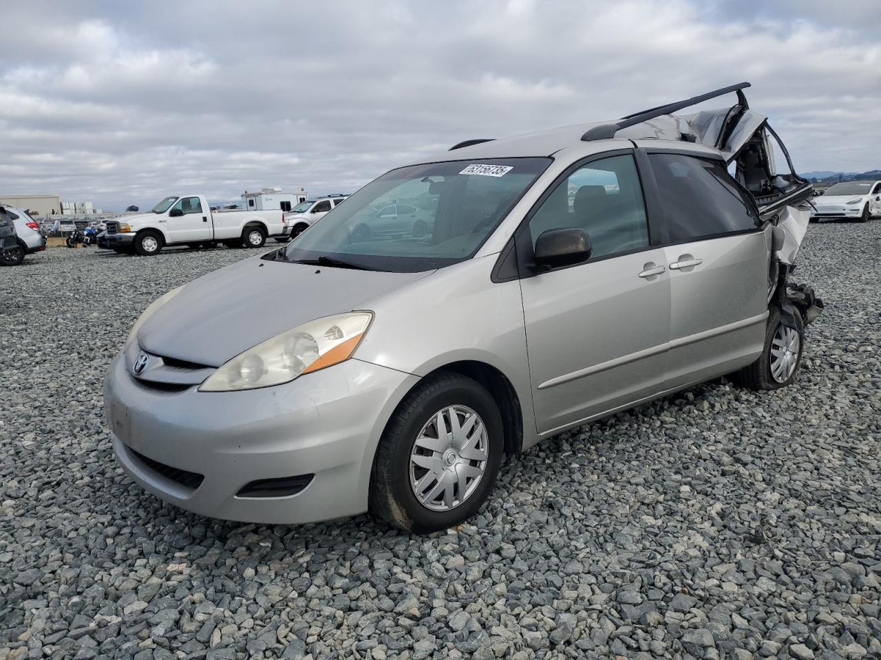 TOYOTA SIENNA CE 2010