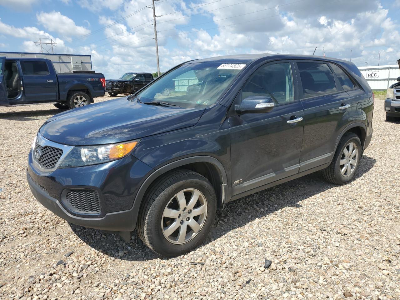 KIA SORENTO LX 2013