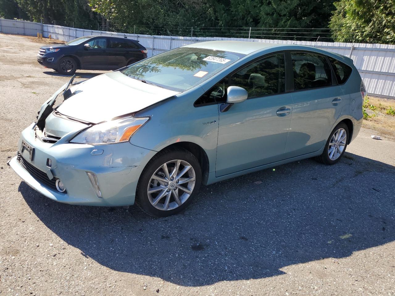 TOYOTA PRIUS V 2013