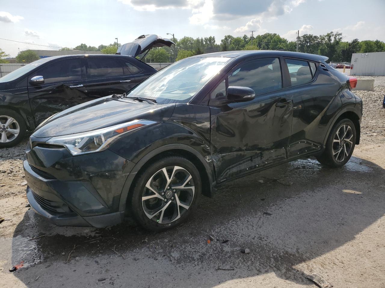 TOYOTA C-HR XLE 2018