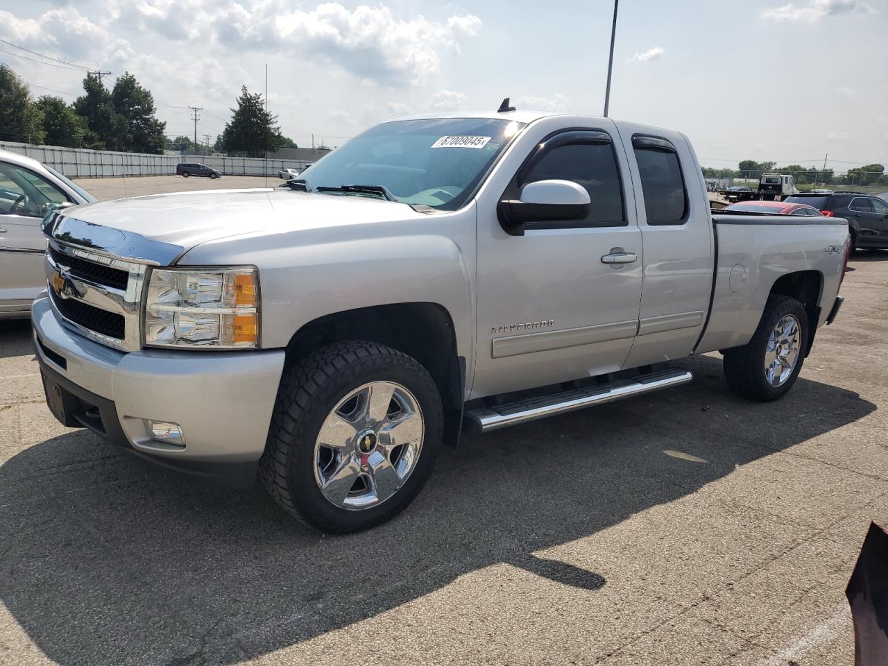 CHEVROLET SILVERADO 2011