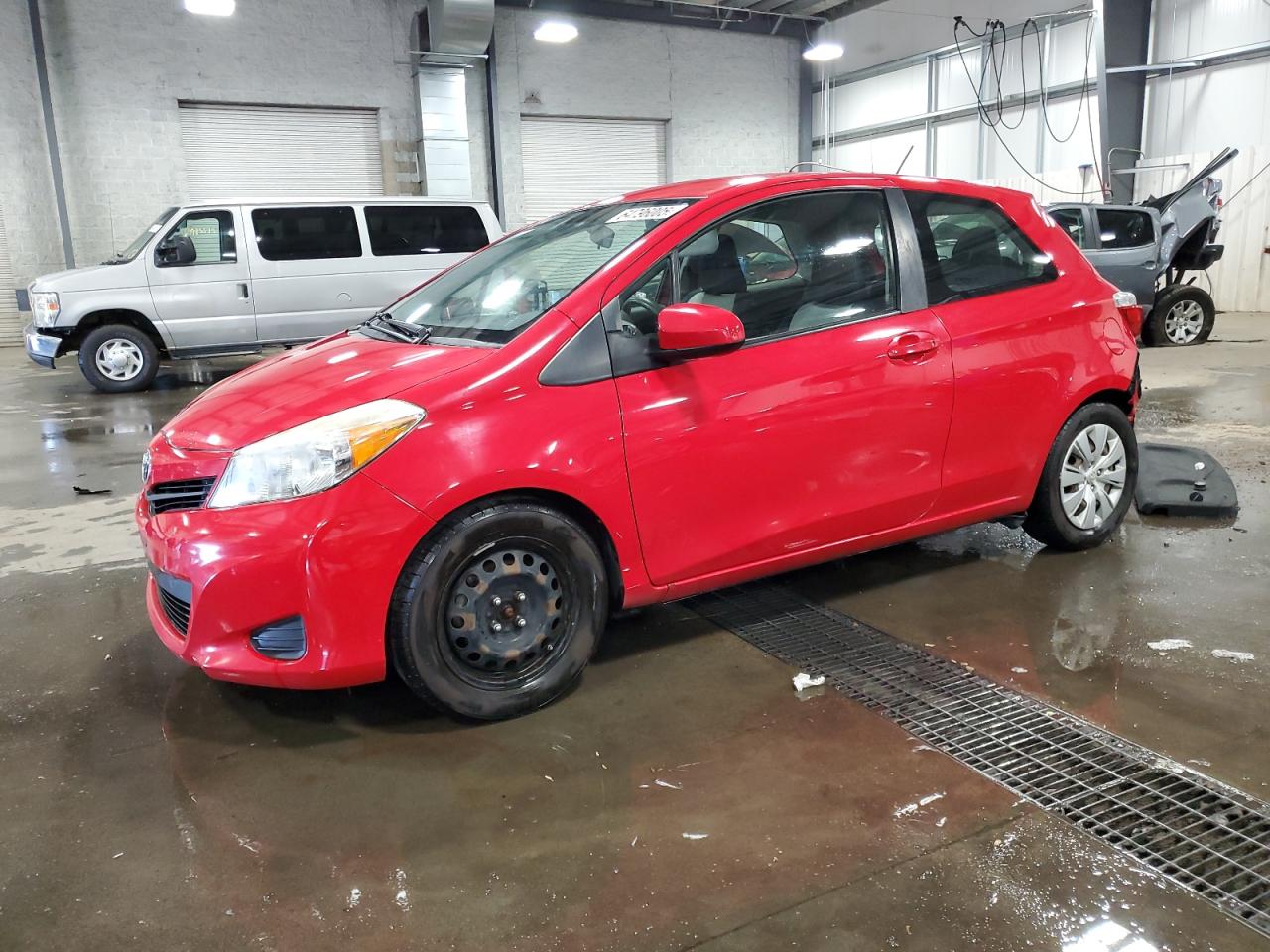 TOYOTA YARIS 2012