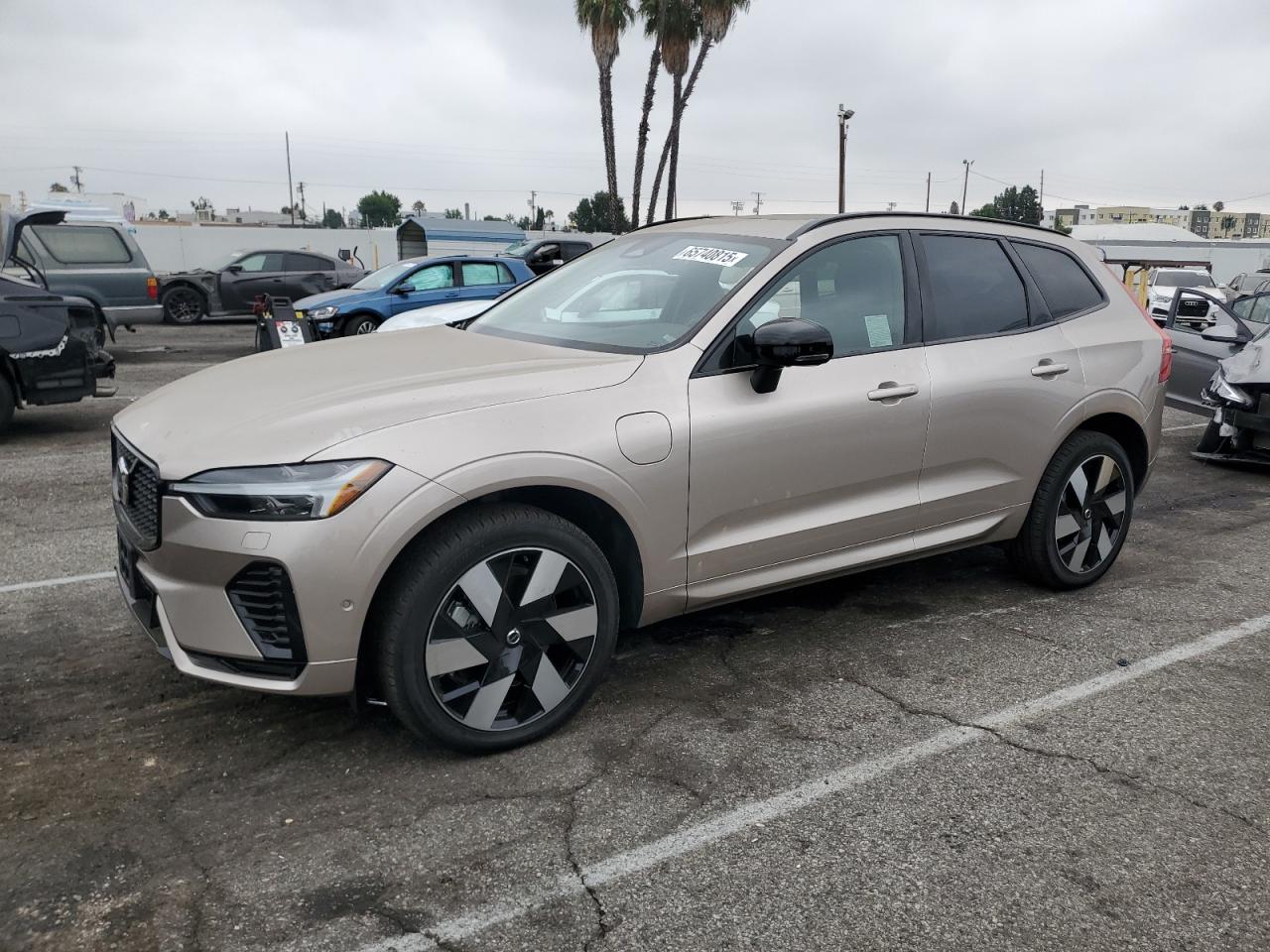 VOLVO XC60 PLUS 2025