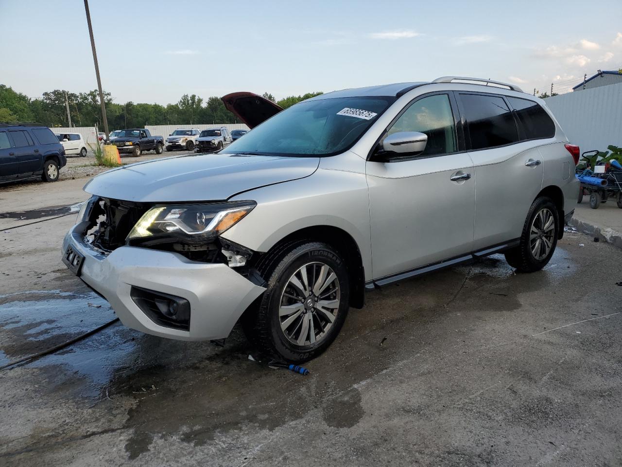NISSAN PATHFINDER 2017