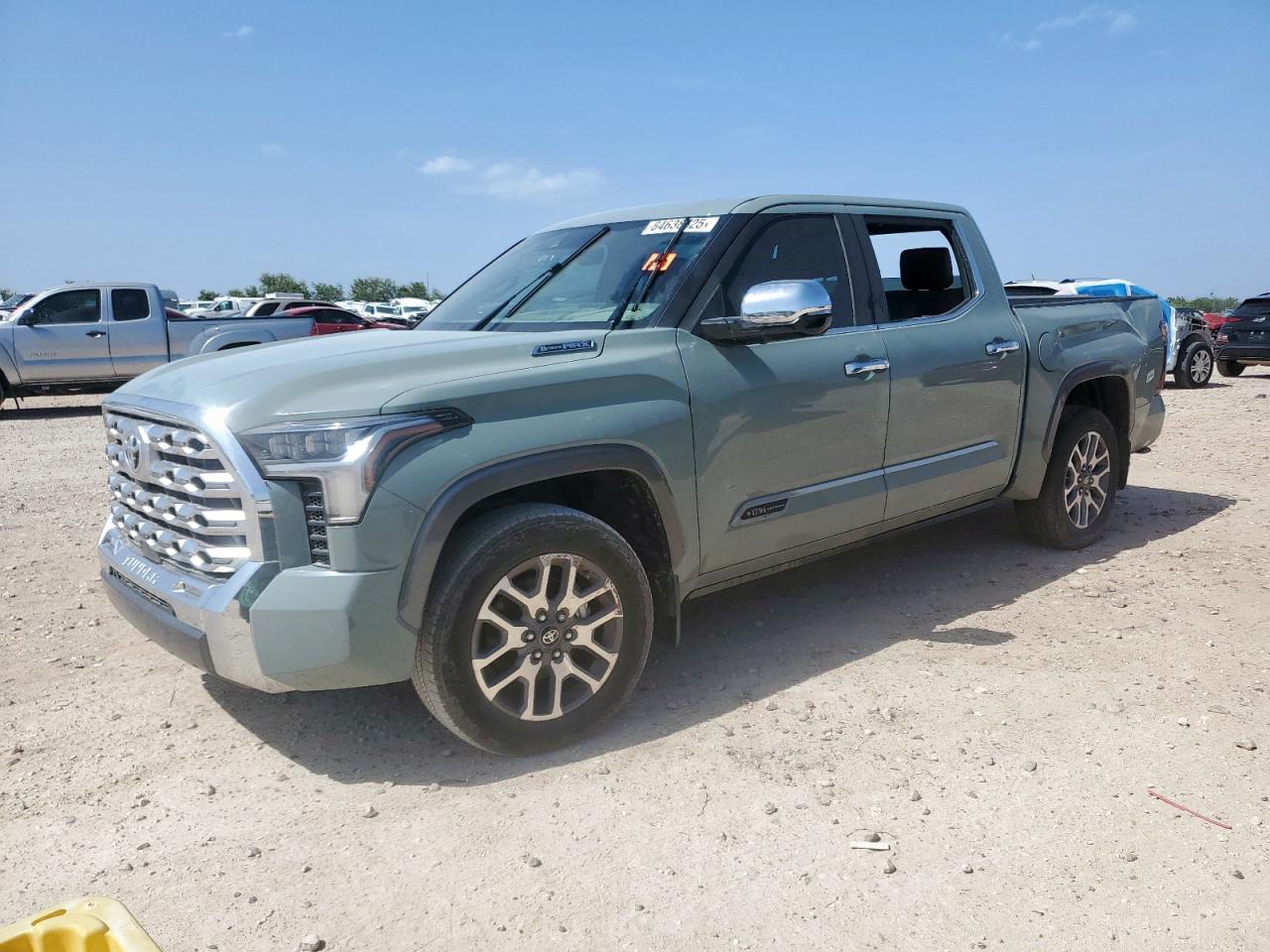 TOYOTA TUNDRA CRE 2025