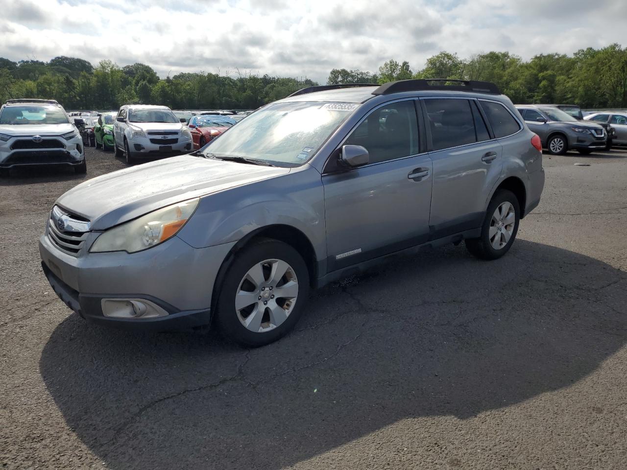 SUBARU OUTBACK 2. 2011