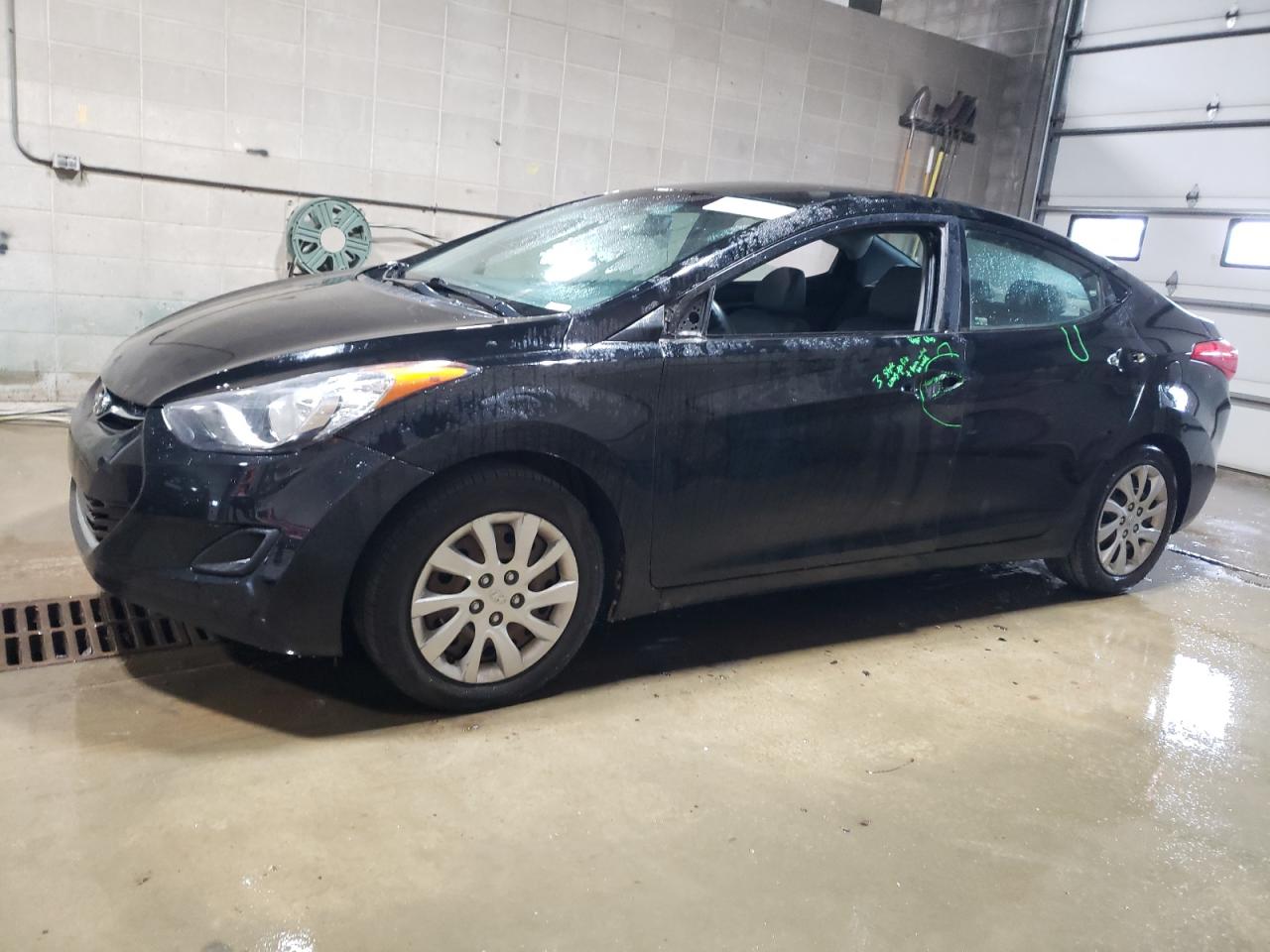 HYUNDAI ELANTRA GL 2012