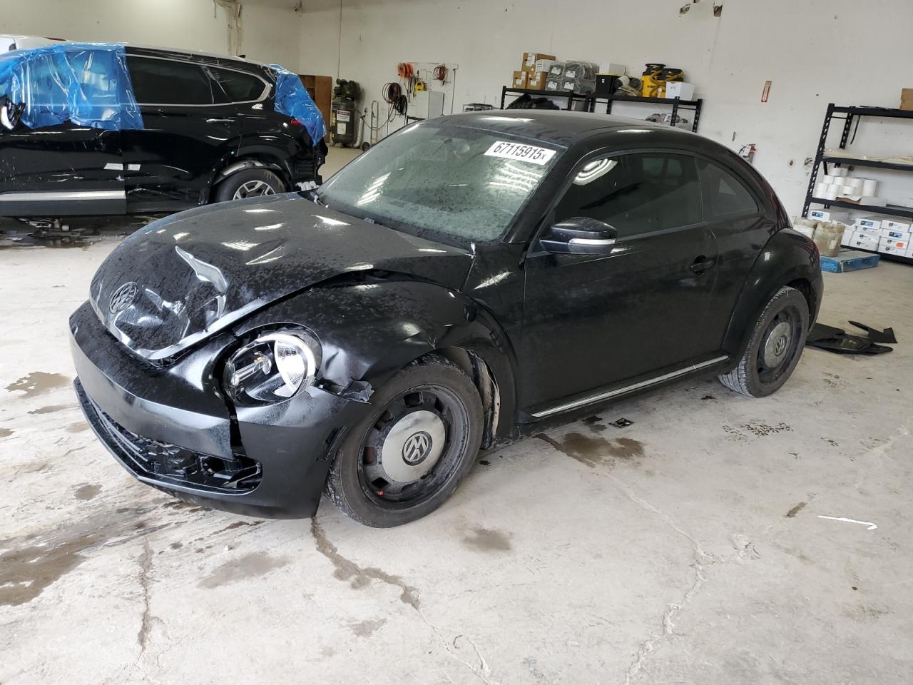 VOLKSWAGEN BEETLE 2014
