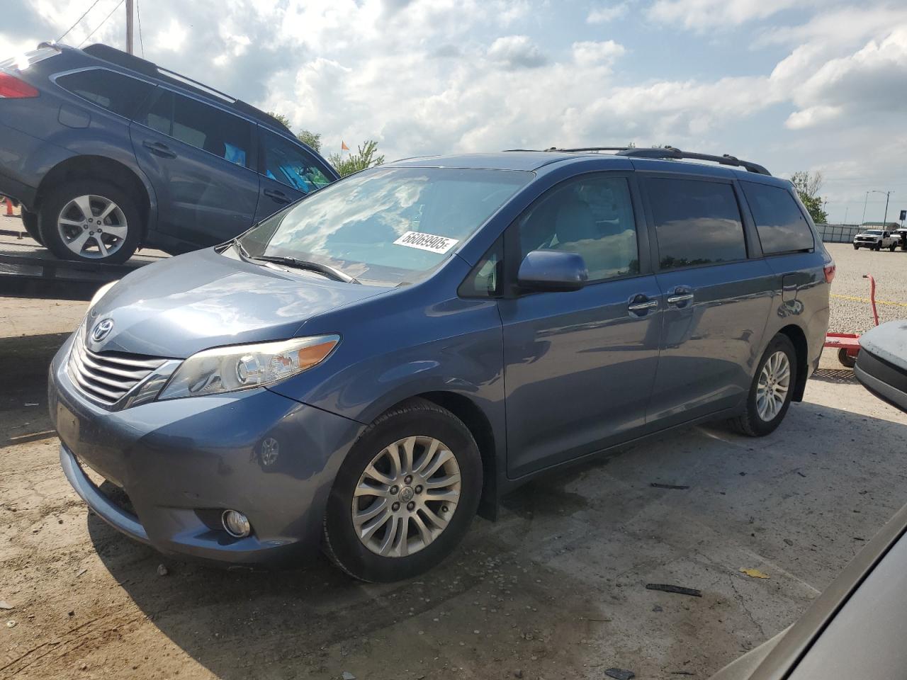 TOYOTA SIENNA XLE 2015