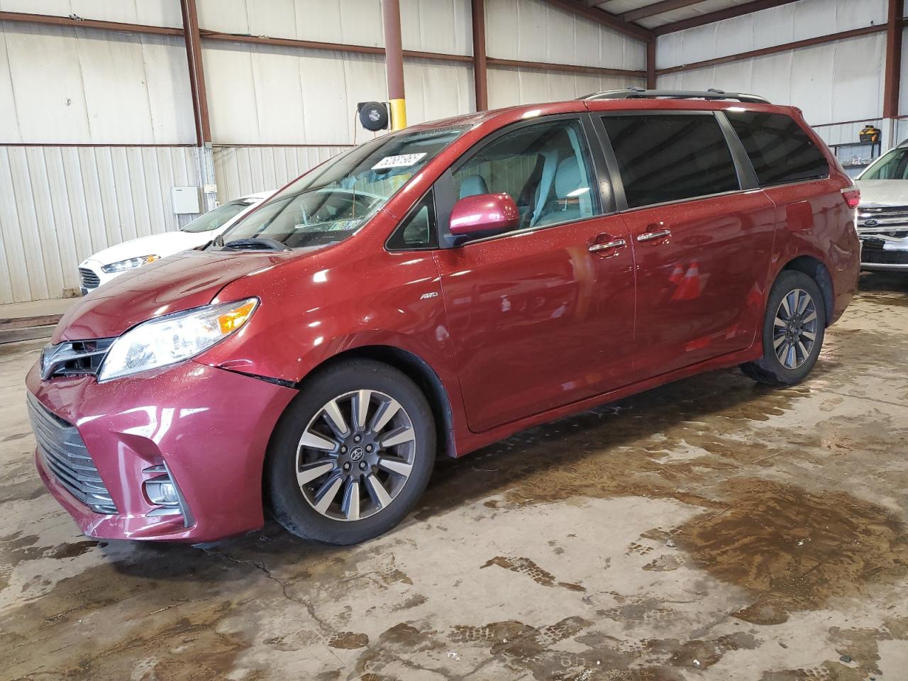 TOYOTA SIENNA XLE 2020