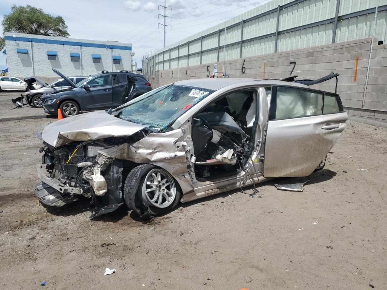 TOYOTA PRIUS PRIM 2017