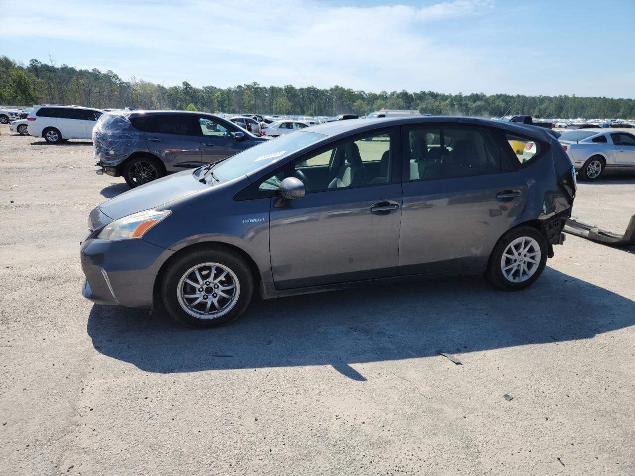 TOYOTA PRIUS V 2014