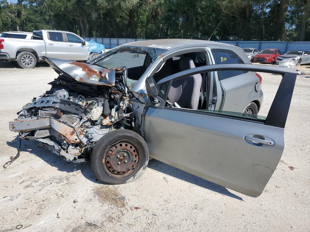 TOYOTA YARIS 2010