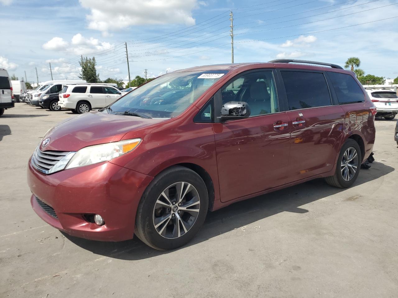 TOYOTA SIENNA XLE 2015