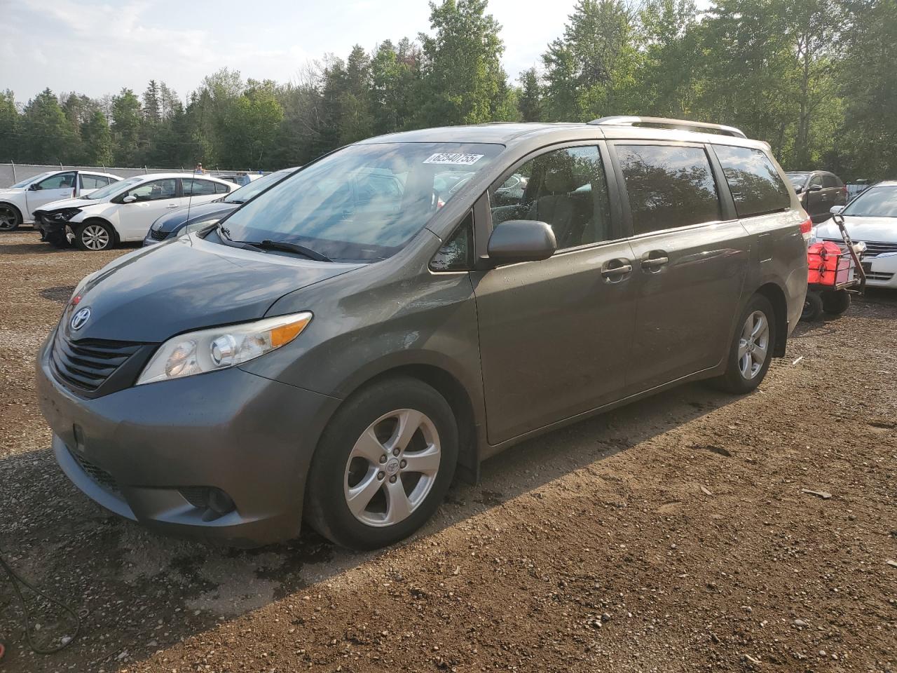 TOYOTA SIENNA 2011