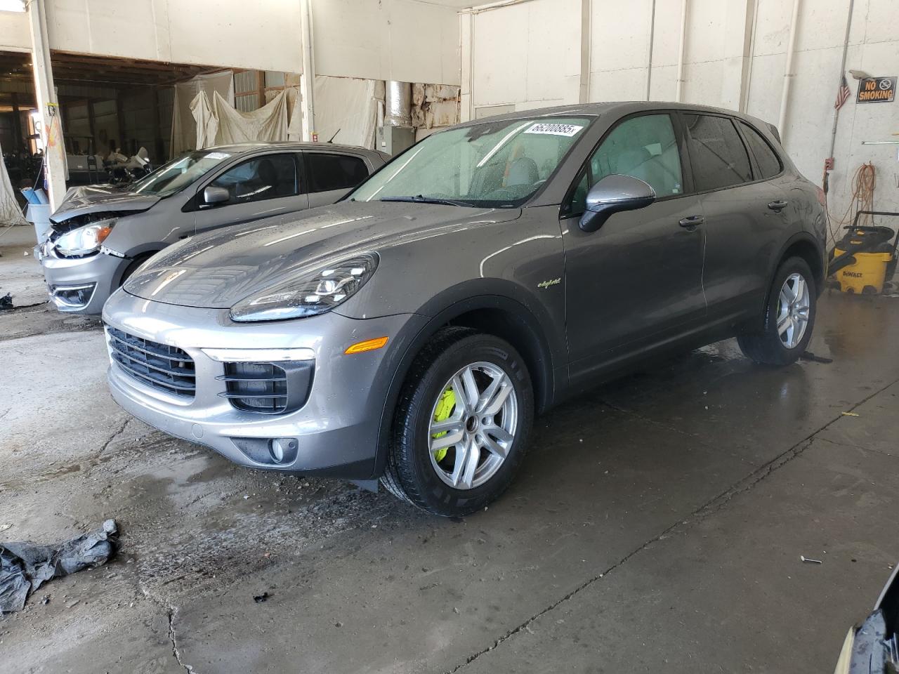 PORSCHE CAYENNE SE 2016