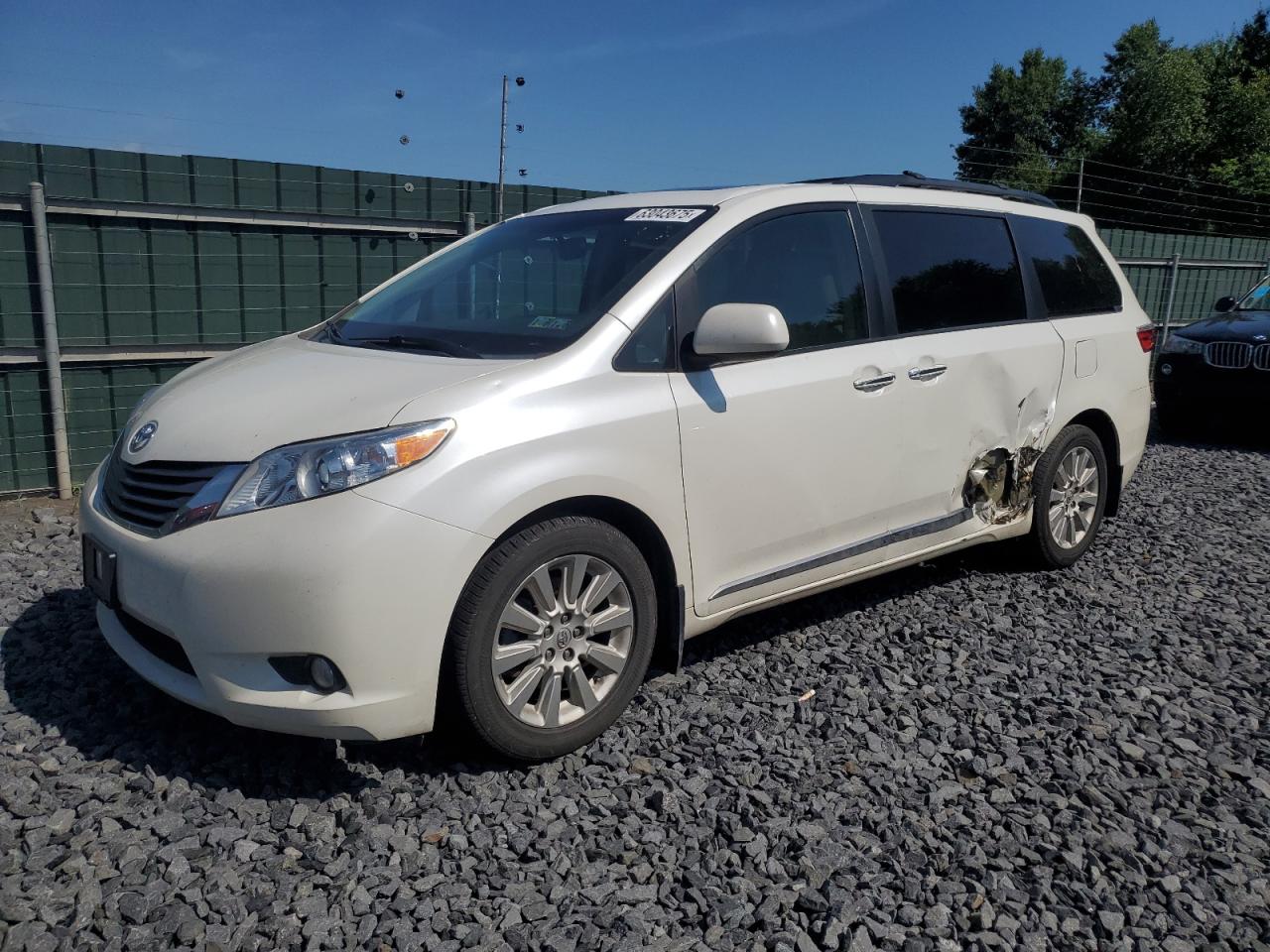 TOYOTA SIENNA XLE 2015