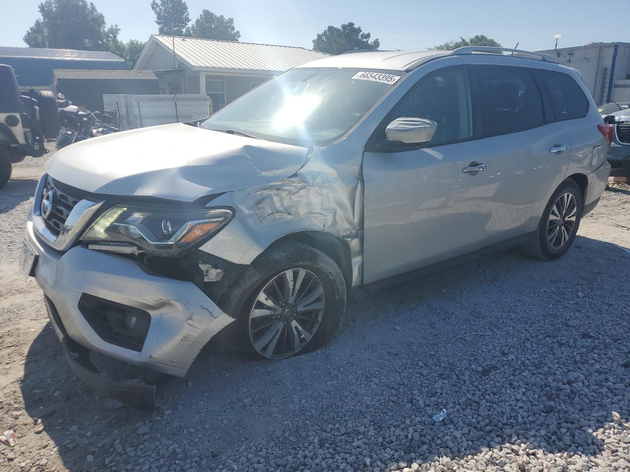 NISSAN PATHFINDER 2017