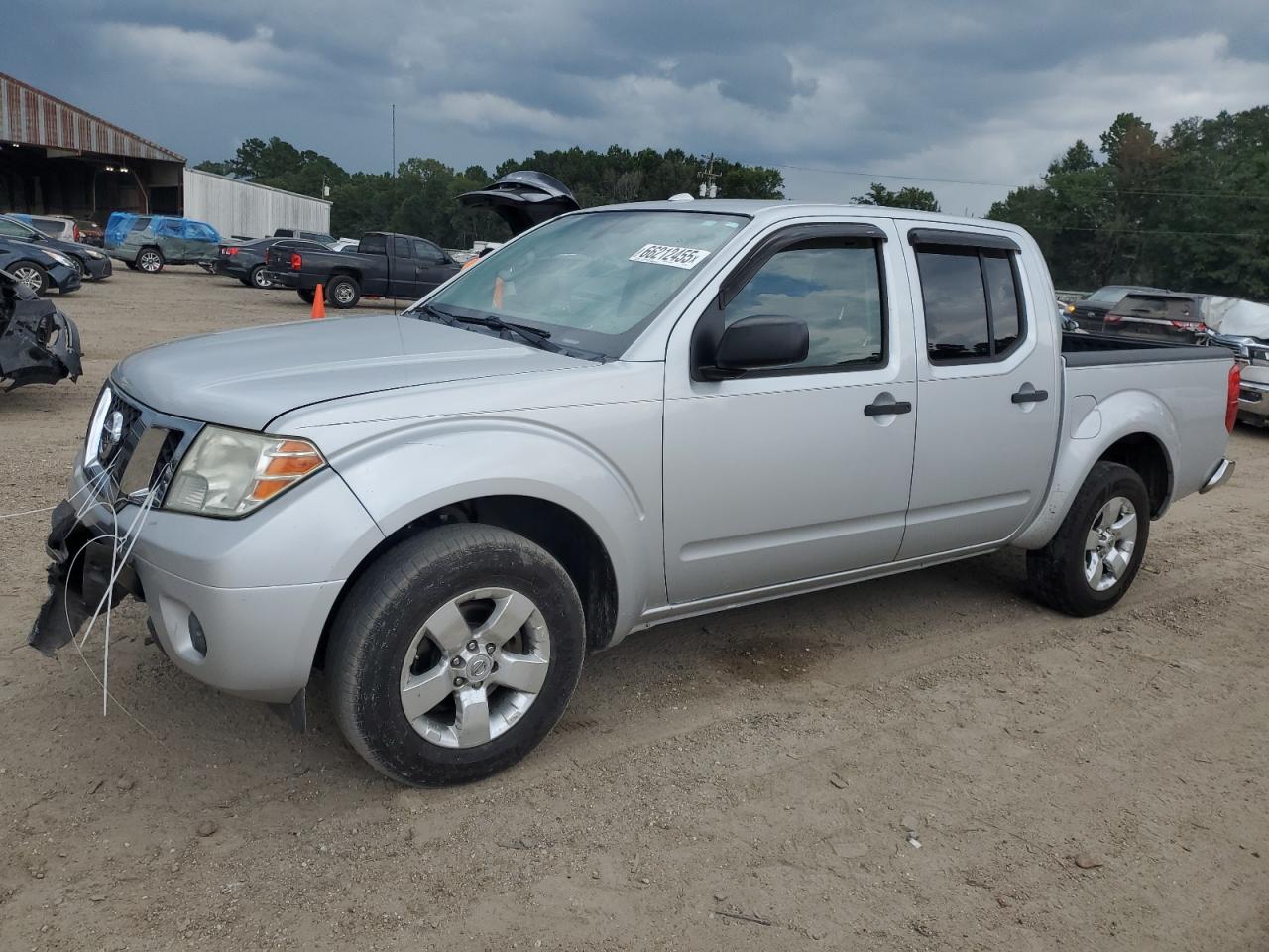 NISSAN FRONTIER 2012