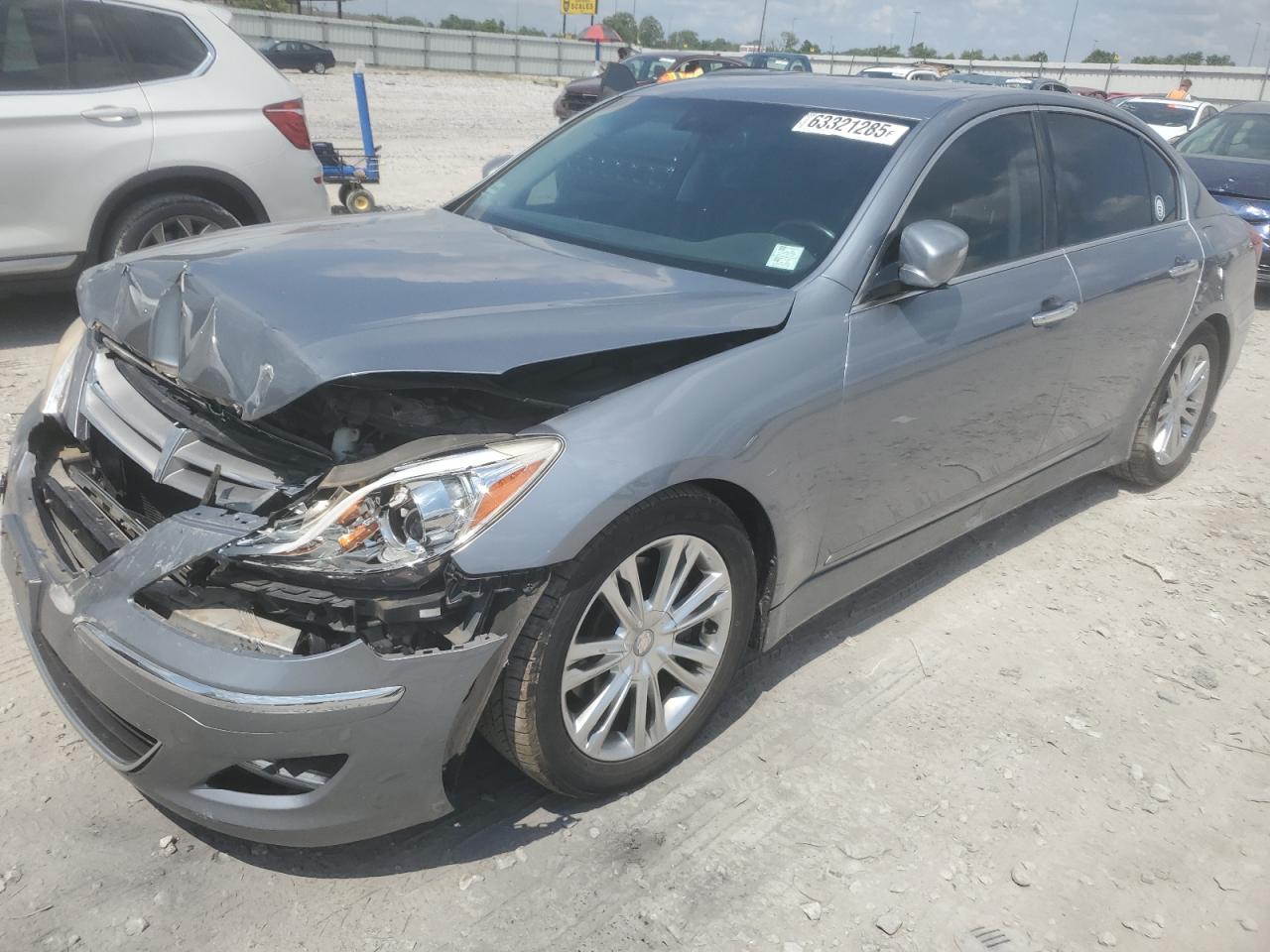 HYUNDAI GENESIS 3. 2013