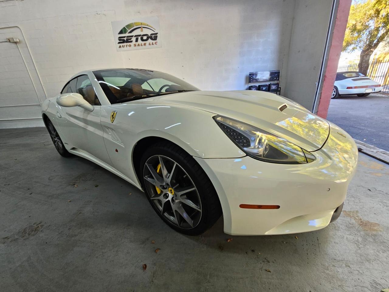 FERRARI CALIFORNIA 2012
