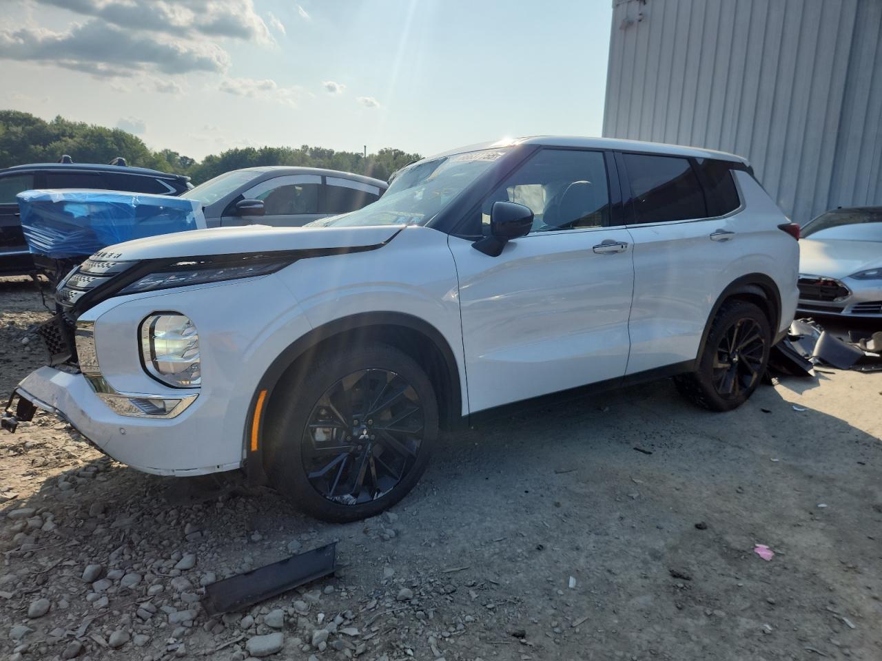 MITSUBISHI OUTLANDER 2024
