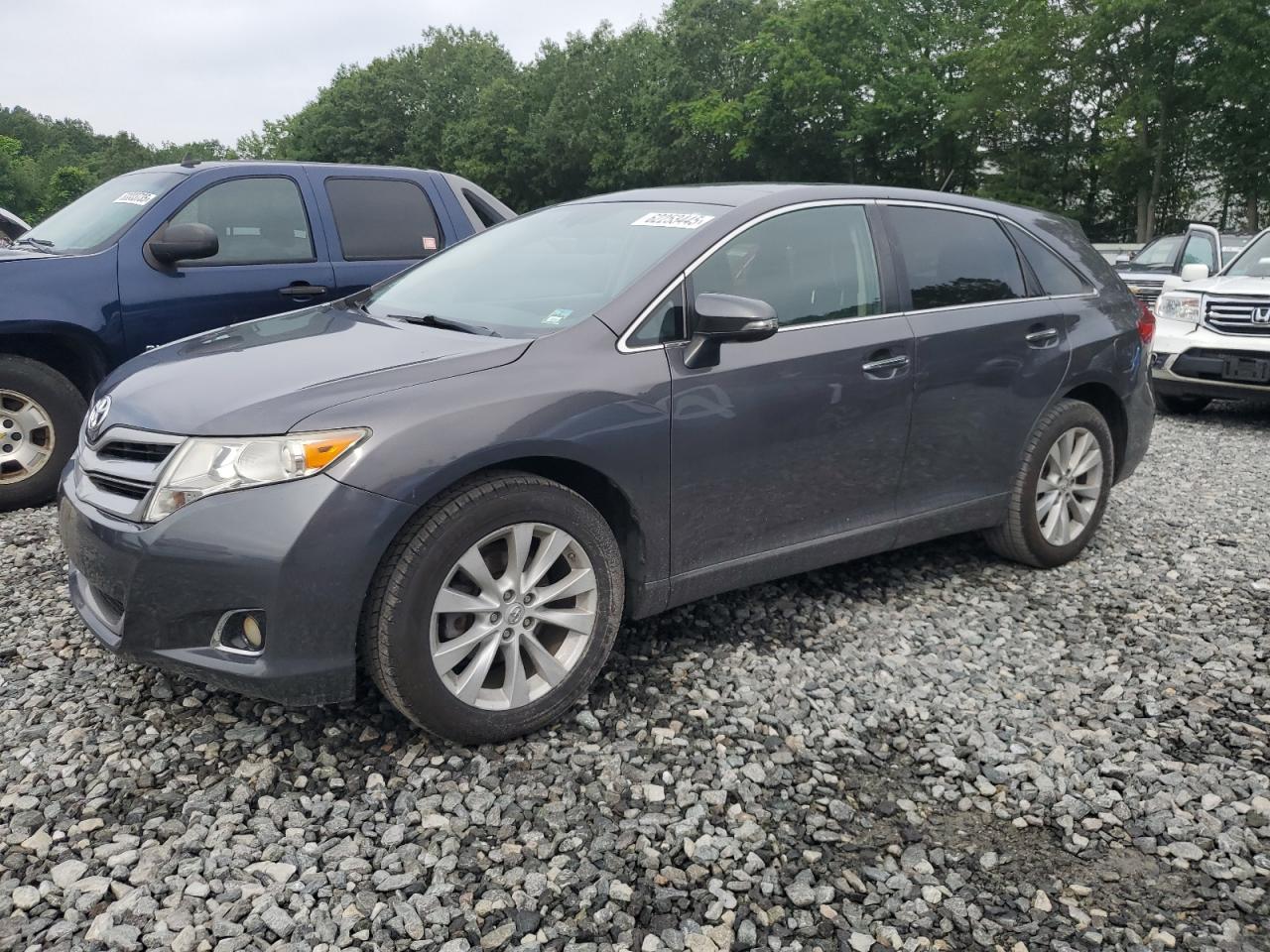 TOYOTA VENZA LE 2015