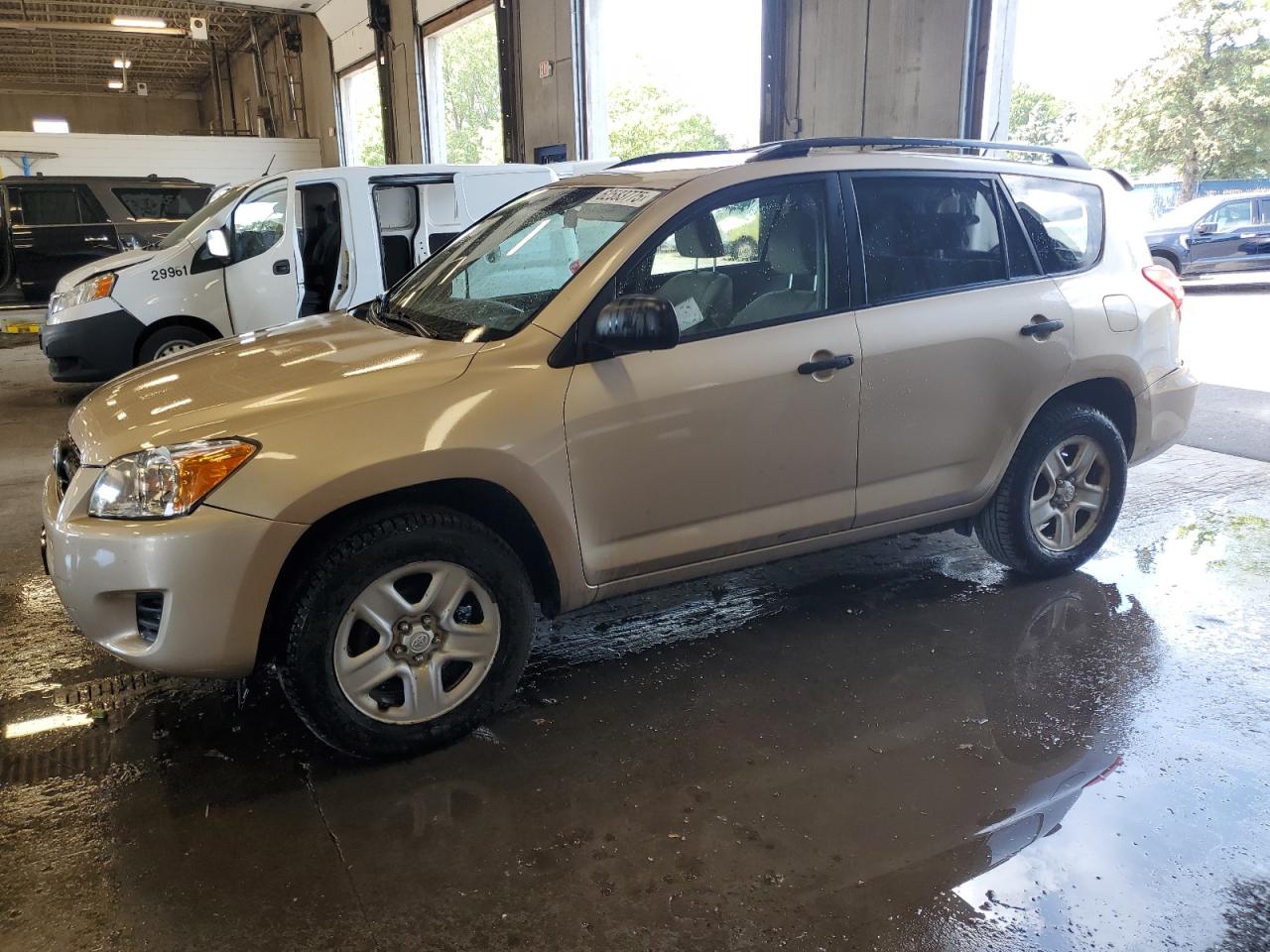 TOYOTA RAV4 2010