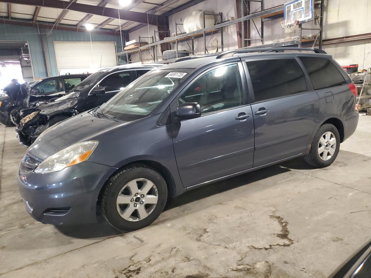 TOYOTA SIENNA CE 2009
