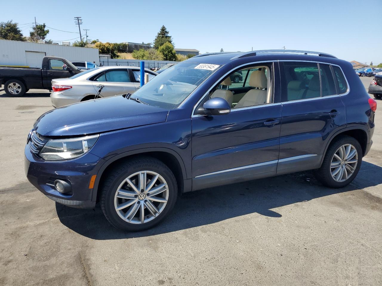 VOLKSWAGEN TIGUAN S 2013