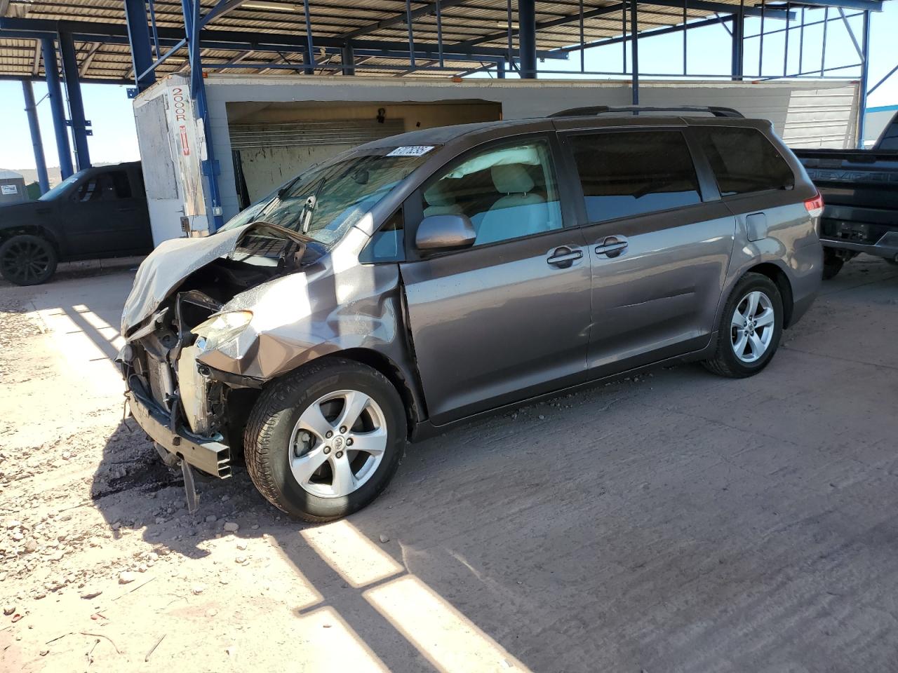 TOYOTA SIENNA 2011